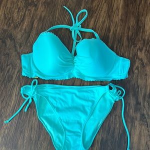Victoria’s Secret bikini 👙